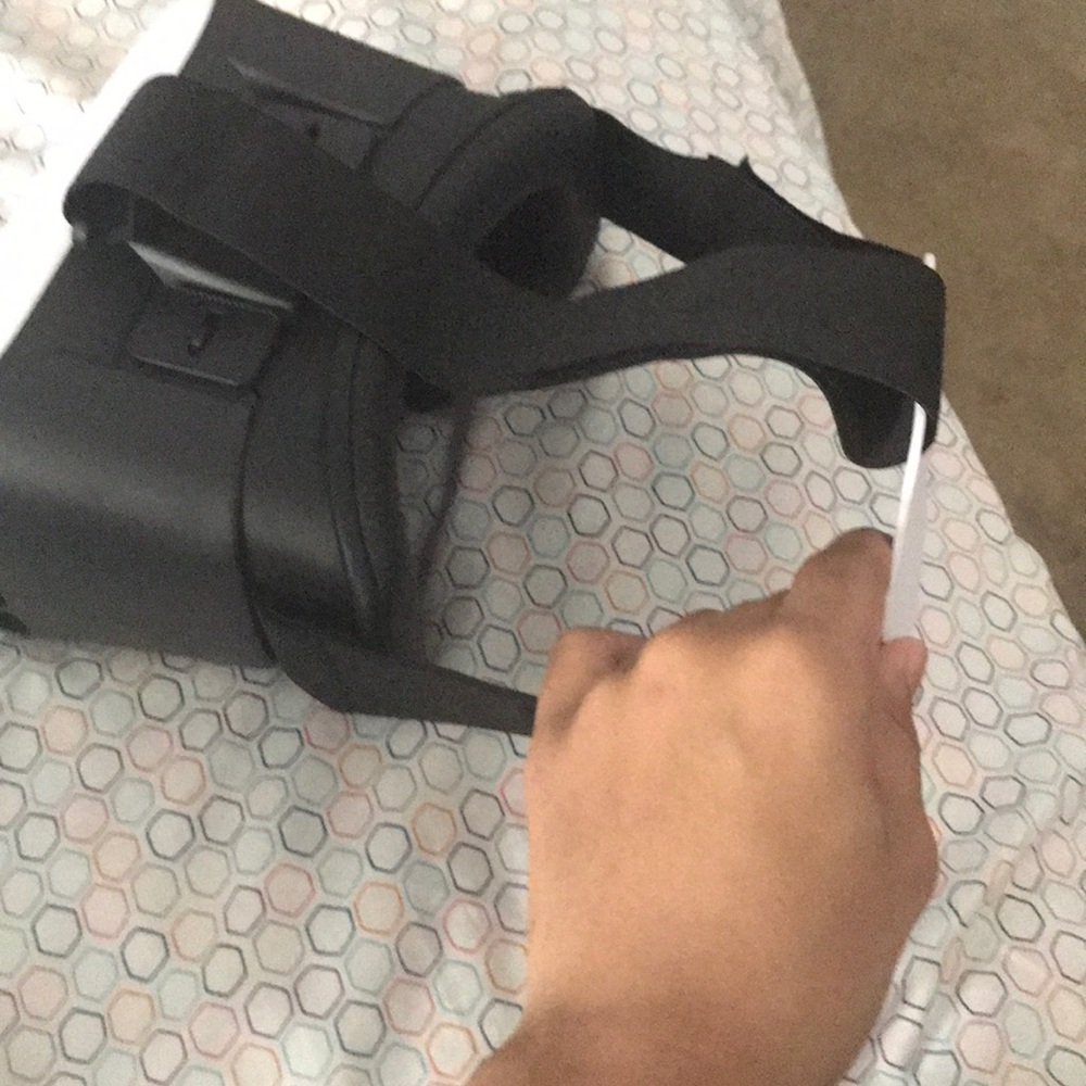 Virtual reality head set - Picture 7 of 9